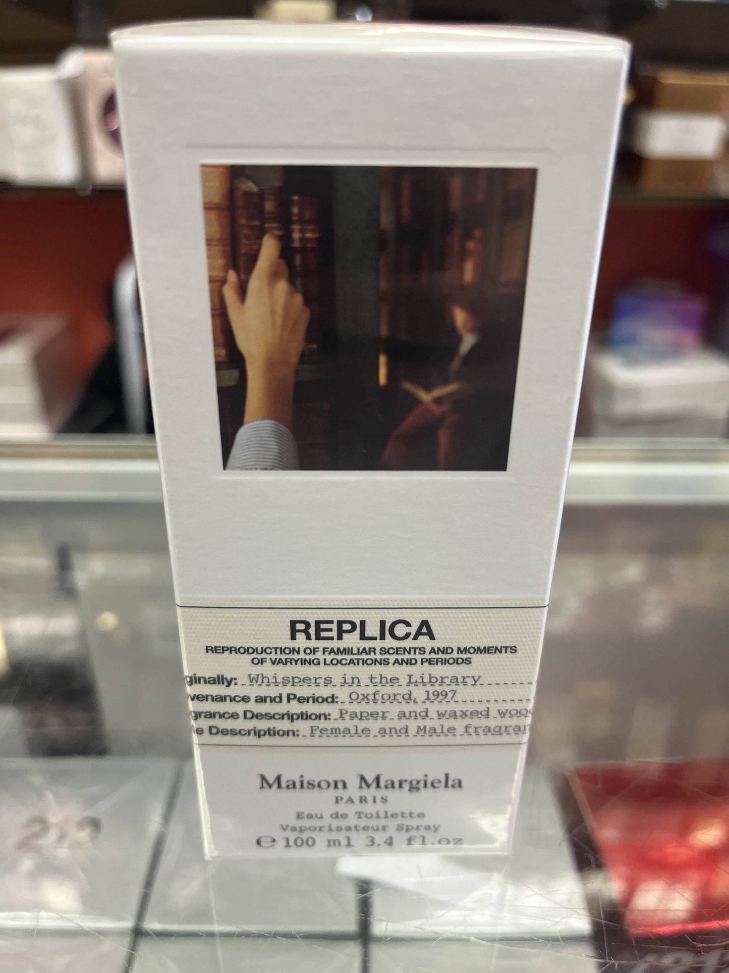 Maison Margiela Réplica Susurros en la Biblioteca Eau de Toilette 3.4 oz